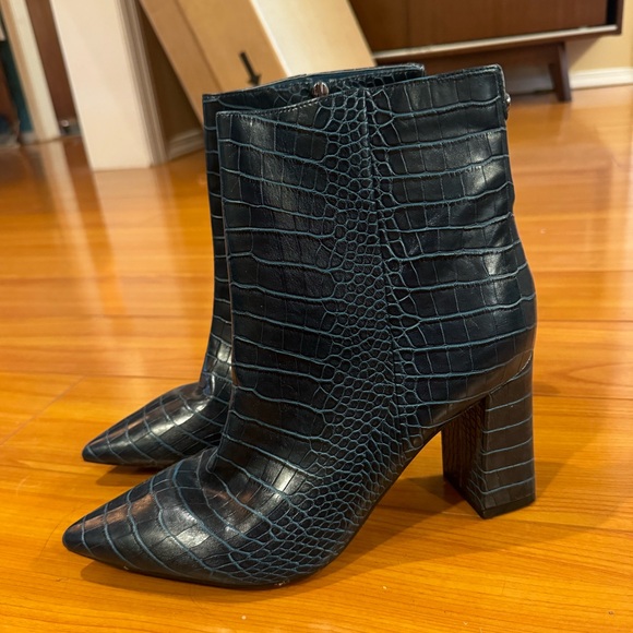 Nine West Casey Teal Croc Pointed Toe Ankle Boot - Picture 4 of 6